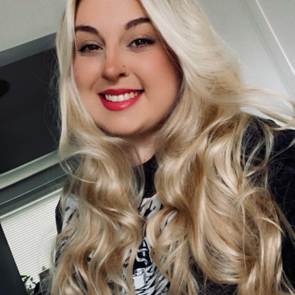 Meet your Posher, Courtney